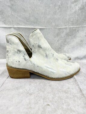 Boutique by Corkys Wayland Womens 7 Silver White Cutout Ankle Boots Western Boho